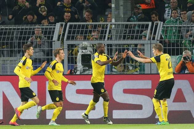 v.li.:Tor zum 1:0 Adrian Ramos (Borussia Dortmund) Adrian Ramos (Borussia Dortmund) Jubel, Torjubel, Torerfolg, goal, optimistisch, Action, Aktion , Fussball, UEFA Champions League, Borussia Dortmund - Sporting Lissabon, xtvx