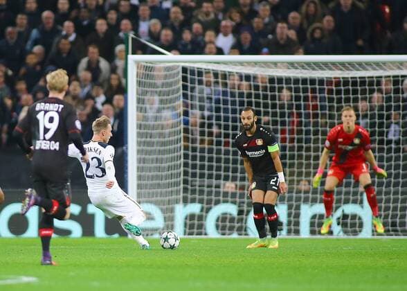 02.11.2016. Wembley, London, England. UEFA Champions League Football. Tottenham Hotspur versus Bayer Leverkusen. Tottenham Hotspur Midfielder Christian Eriksen has his shot saved by Bayer Leverkusen Goalkeeper Bernd Leno xMarkxKertonx  ActionPlus11806945