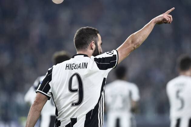 Fußball, CL, Juventus Turin - Olympique Lyon Champions League 2016 2017 Juventus Turin - Olympique Lyon Torjubel Gonzalo Higuain 