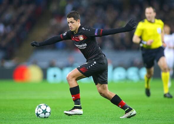 02.11.2016. Wembley, London, England. UEFA Champions League Football. Tottenham Hotspur versus Bayer Leverkusen. Bayer Leverkusen Forward Javier Hern& xe1;ndez brings the ball across the park xMarkxKertonx  ActionPlus11806953