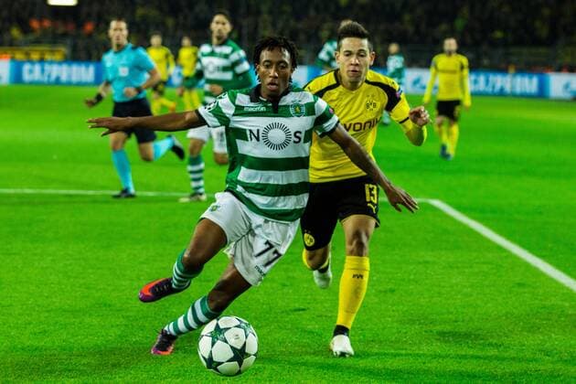 GER, Champions League, Borussia Dortmund vs Sporting Lissabon 02.11.2016, Signal Iduna Park, Dortmund, GER, Champions League, Borussia Dortmund vs Sporting Lissabon, im Bild picture shows: RaphaÃ«l Guerreiro (BVB 13) gegen Gelson Martins (Sporting 77), nordphotox xRauch