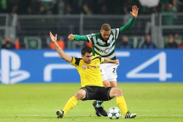 v.li.: Zweikampf Sokratis (Borussia Dortmund) Luc Castaignos (Sporting Lissabon), Fussball, UEFA Champions League, Borussia Dortmund - Sporting Lissabon, xtvx