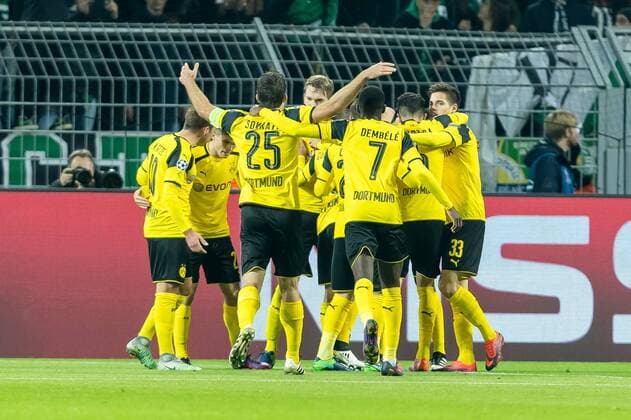 Dortmund, Germany 02.11.2016, UEFA Champions League - 2016 17 Season, Group F - Matchday 4, BV Borussia Dortmund - Sporting Lissabon, Jubel um den Torschuetzen zum 1:0 Adrian Ramos (BVB) ( DeFodi048