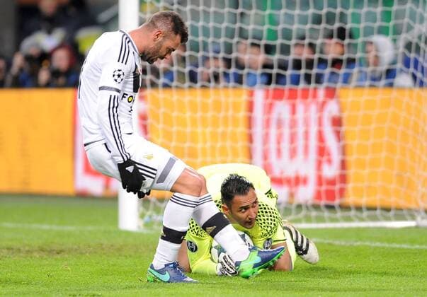Fußball, CL, Legia Warschau - Real Madrid Fußball Champions League 2016 2017 Legia Warschau - Real Madrid Nemanja Nikolic, Keylor Navas  20161102PF_RR057