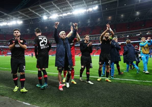 Fußball, CL, Tottenham Hotspur - Bayer Leverkusen Leverkusen s Kevin Kampl celebrates at the final whistle during the Tottenham Hotspur - Bayer Leverkusen Champions League group E match at the Wembley Stadium, London. Picture date November 2nd, 2016 Pic David Klein Sportimage EDITORIAL USE ONLY. No use with unauthorised audio, video, data, fixture lists, club league logos or live services. Online in-match use limited to 120 images, no video emulation. No use in betting, games or single club league player publications.