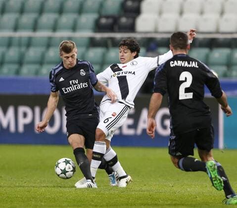 Champions League match between Legia Warsaw and Real Madrid. In this picture, Kroos and Guilherme. xChemaxReyx 