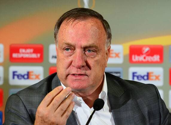 Fenerbahce s Dutch Coach Dick Advocaat attend a press conference PK Pressekonferenz following a training session in Istanbul, Turkey, 02 November 2016. Fenerbahce will face Manchester United ManU in a UEFA Europa League Group a match on 03 November 2016. 