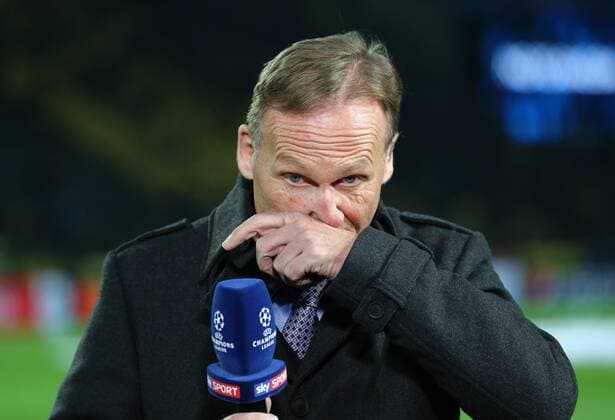 Mittwoch 02.11.2016, Saison 2016 2017, UEFA Champions League, Vorrunde Gruppenphase, 4. Spieltag im Dortmunder Signal Iduna Park, BVB 09 Borussia Dortmund - Sporting CP Lissabon, Hans-Joachim Watzke (BVB, Vorsitzender der Geschäftsführung) im Interview mit SKY wischt sich die Nase