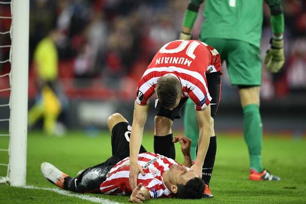 Athletic s forward Aritz Aduriz pictured after scoring during soccer game between Spanish Club Athletic Bilbao and Belgian team KRC Genk in Bilbao, Spain, Thursday 03 November 2016, the fourth game of the group stage of the Europa League competition in Group F. YORICKxJANSENS  x04971607x