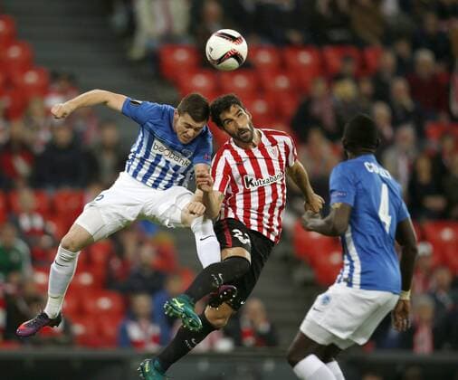 Athletic Club s Raul Garcia (C) in action against KRC Genk s Bojan Nastic (L) during their UEFA Europa League s group F match at San Mames Stadium in Bilbao, Basque Country, northern Spain, 03 November 2016. Athletic Club vs KRC Genk !ACHTUNG: NUR REDAKTIONELLE NUTZUNG!  20161103-636137980985122105