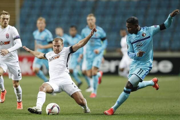 (L-R) Yevhen Opanasenko of FC Zorya Luhansk, Eljero Elia of Feyenoordduring the Europa League group A match between Zorya Luhansk and Feyenoord on Novemer 3, 2016 at the Chernomorets stadium in Odessa, Ukraine. Zorya Luhansk v Feyenoord UEFA Europa League 2016 2017 xVIxxIVx 6515956