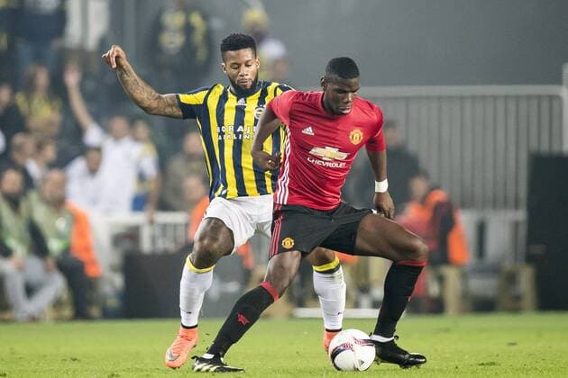 (L-R) Jeremain Lens of Fenerbahce, Paul Pogba of Manchester United ManU FCuring the UEFA Europa Leaguegroup A match between Fenerbahce and Manchester United on November 3, 2016 at the Sukru Saracoglu stadium in Istanbul, Turkey Fenerbahce SK v Manchester United UEFA Europa League 2016 2017 xVIxGerritxvanxKeulenxIVx 6516018