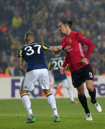 Manchester United ManU s Zlatan Ibrahimovic and Fenerbahce s Martin Skrtel vie for the ball during a UEFA European League, group A soccer match, between Fenerbahce and Manchester United at Fenerbahce Ulker Arena in Istanbul, 3rd of November, 2016. (Tolga Adanali - Depo Photos)  15552971