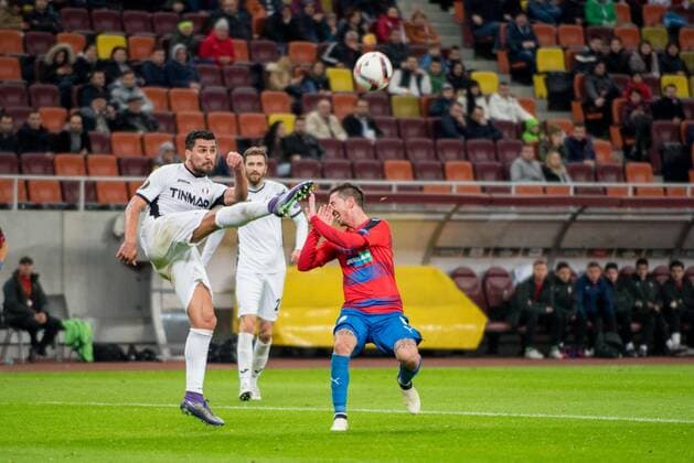 UEFA Europa League 2016-2017, Group E game between FC Astra Giurgiu (ROU) and FC Viktoria Plzen (CZE) November 2016 November 3, 2016: Cristian Oros 15 of FC Astra Giurgiu and Milan Petrzela 11 of FC Viktoria Plzen during the UEFA Europa League 2016-2017, Group E game between FC Astra Giurgiu (ROU) and FC Viktoria Plzen (CZE) at National Arena, Bucharest, Romania ROU. Foto: