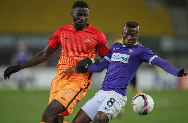 SOCCER - EL, A.Wien vs Roma VIENNA,AUSTRIA,03.NOV.16 - SOCCER - UEFA Europa League, group stage, FK Austria Wien vs AS Roma. Image shows Antonio Ruediger (Roma) and Olarenwaju Kayode (A.Wien). GEPAxpictures xMarioxKneisl