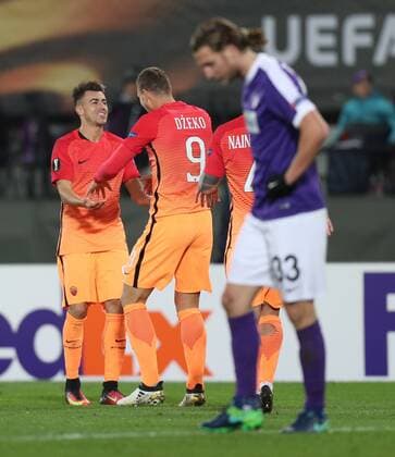 SOCCER - EL, A.Wien vs Roma VIENNA,AUSTRIA,03.NOV.16 - SOCCER - UEFA Europa League, group stage, FK Austria Wien vs AS Roma. Image shows the rejoicing of Stephan El Shaarawy and Edin Dzeko (Roma). GEPAxpictures xChristianxOrt