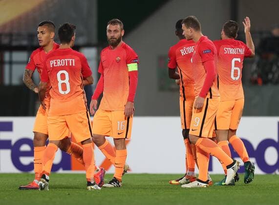 SOCCER - EL, A.Wien vs Roma VIENNA,AUSTRIA,03.NOV.16 - SOCCER - UEFA Europa League, group stage, FK Austria Wien vs AS Roma. Image shows the rejoicing of Roma. GEPAxpictures xChristianxOrt