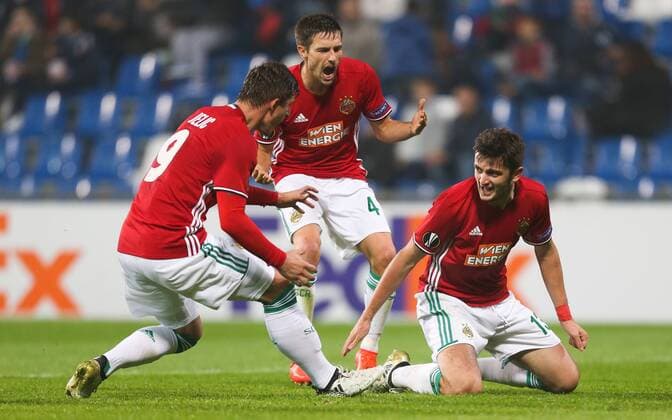 SOCCER - EL, Sassuolo vs Rapid REGGIO EMILIA,ITALY,03.NOV.16 - SOCCER - UEFA Europa League, group stage, US Sassuolo Calcio vs SK Rapid Wien. Image shows the rejoicing of Matej Jelic, Thomas Schrammel and Giorgi Kvilitaia (Rapid). Keywords: Wien Energie. GEPAxpictures xPhilippxBrem