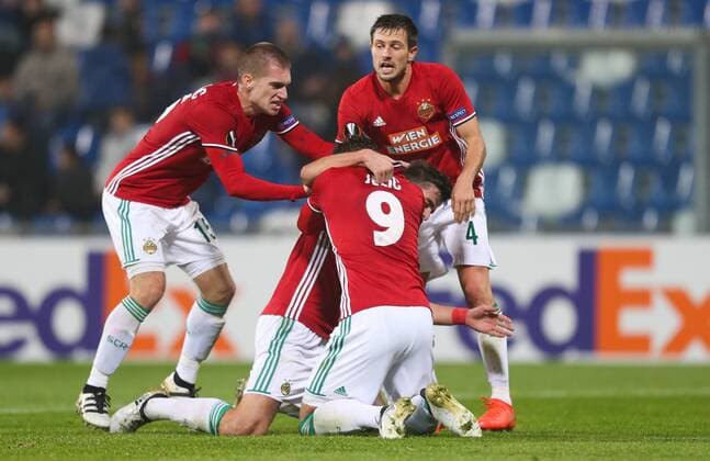 SOCCER - EL, Sassuolo vs Rapid REGGIO EMILIA,ITALY,03.NOV.16 - SOCCER - UEFA Europa League, group stage, US Sassuolo Calcio vs SK Rapid Wien. Image shows the rejoicing of Srdjan Grahovac, Matej Jelic and Thomas Schrammel (Rapid). Keywords: Wien Energie. GEPAxpictures xPhilippxBrem