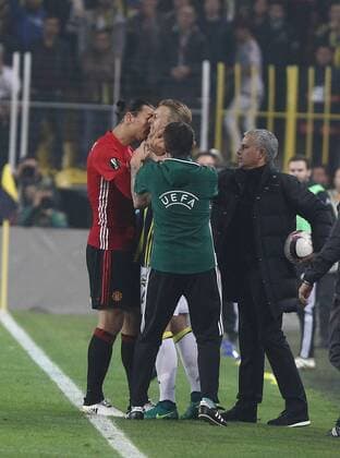 UEFA Europa League Group A day 4 match between Fenerbahce and Manchester United ManU at Ulker Stadium in Istanbul , Turkey , November 03 , 2016. Pictured: Simon Kjaer of Fenerbahce and Zlatan Ibrahimovic , Coach Jose Mourinho of Manchester United. 