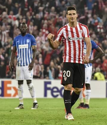 Bilder des Tages - SPORT Athletic Club s Artiz Aduriz (R) celebrates his fifth goal against KRC Genk during their UEFA Europa League s group F match at San Mames Stadium in Bilbao, Basque Country, northern Spain, 03 November 2016. ATHLETIC BILBAO VS. GENK !ACHTUNG: NUR REDAKTIONELLE NUTZUNG!  BIL001 20161103-636138037603357886