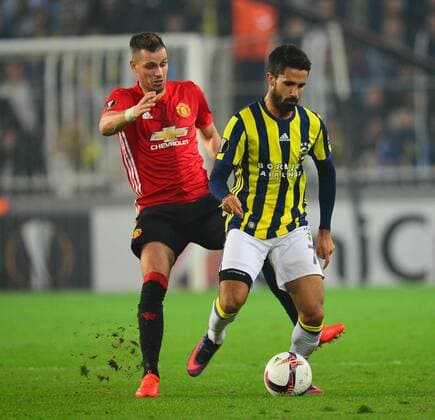 UEFA Europa League Group A day 4 match between Fenerbahce and Manchester United ManU at Ulker Stadium in Istanbul , Turkey , November 03 , 2016. Pictured: Alper Potuk (R) of Fenerbahce and Morgan Schneiderlin of Manchester United. 