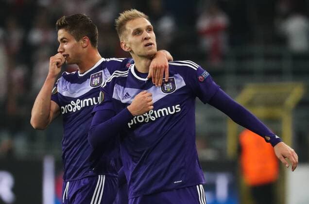 Anderlecht s Lukasz Teodorczyk celebrates after scoring during a soccer game between Belgian team RSC Anderlecht and German club 1. FSV Mainz 05, Thursday 03 November 2016 in Brussels, the fourth game of the group stage of the Europa League competition in the group C. VIRGINIExLEFOUR  x04971809x