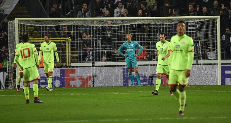 03.11.2016, xjhx, Fussball UEFA Europa League, RSC Anderlecht - FSV Mainz 05, emspor, v.l. Jonas Loessl (FSV Mainz 05) und team enttaeuscht, enttaeuscht schauend, dissapointed Anderlecht