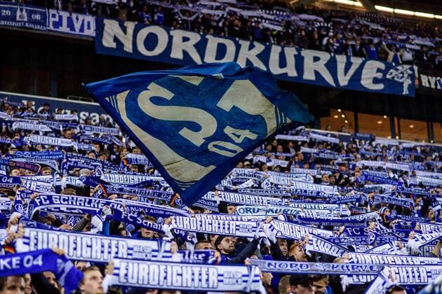 Schalker Fans mit Eurofighter Schal beim Europa League Spiel zwischen FC Schalke 04 vs FC Krasnodar am 03.11.2016 Gelsenkirchen Copyright: xSchuelerx xEibnerx-xPressefotox