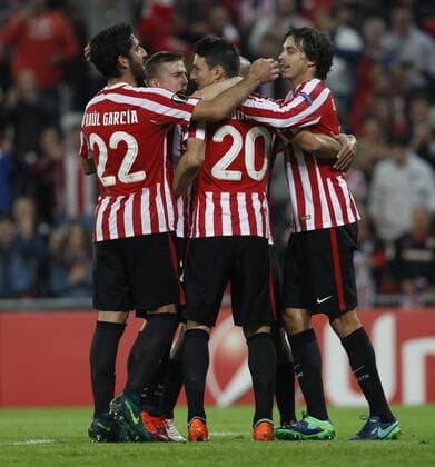 DAVID S. BUSTAMANTE 03 11 2016 BILBAO PAIS VASCO Partido de la 4 Jornada de la Fase de Grupos de la Uefa Europa League entre el Athletic de Bilbao y el KRC Genk en el Estadio de San Mames. Celebracion del segundo gol de Aritz Aduriz FC Sevilla vs Dynamo Kiew - Football Champions League  xDAVIDxS.xBUSTAMANTEx xx