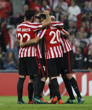 DAVID S. BUSTAMANTE 03 11 2016 BILBAO PAIS VASCO Partido de la 4 Jornada de la Fase de Grupos de la Uefa Europa League entre el Athletic de Bilbao y el KRC Genk en el Estadio de San Mames. Celebracion del segundo gol de Aritz Aduriz FC Sevilla vs Dynamo Kiew - Football Champions League  xDAVIDxS.xBUSTAMANTEx xx