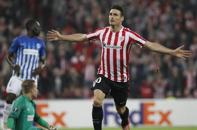 DAVID S. BUSTAMANTE 03 11 2016 BILBAO PAIS VASCO Partido de la 4 Jornada de la Fase de Grupos de la Uefa Europa League entre el Athletic de Bilbao y el KRC Genk en el Estadio de San Mames. Celebracion del cuarto gol de Aritz Aduriz FC Sevilla vs Dynamo Kiew - Football Champions League  xDAVIDxS.xBUSTAMANTEx xx