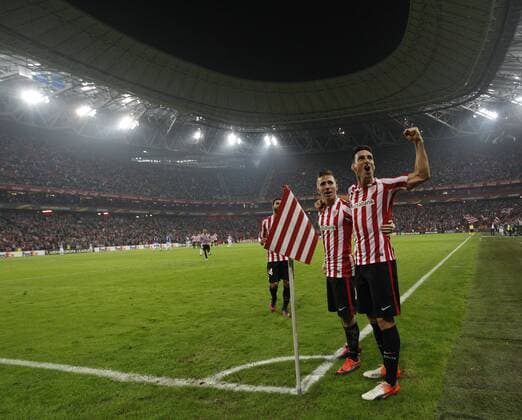 DAVID S. BUSTAMANTE 03 11 2016 BILBAO PAIS VASCO Partido de la 4 Jornada de la Fase de Grupos de la Uefa Europa League entre el Athletic de Bilbao y el KRC Genk en el Estadio de San Mames. Celebracion del cuarto gol de Aritz Aduriz FC Sevilla vs Dynamo Kiew - Football Champions League  xDAVIDxS.xBUSTAMANTEx xx