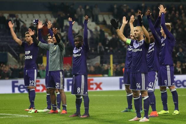 Anderlecht s players celebrate after winning a soccer game between Belgian team RSC Anderlecht and German club 1. FSV Mainz 05, Thursday 03 November 2016 in Brussels, the fourth game of the group stage of the Europa League competition in the group C. VIRGINIExLEFOUR  x04971886x