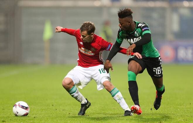 SOCCER - EL, Sassuolo vs Rapid REGGIO EMILIA,ITALY,03.NOV.16 - SOCCER - UEFA Europa League, group stage, US Sassuolo Calcio vs SK Rapid Wien. Image shows Louis Schaub (Rapid) and Claud Adjapong (Sassuolo). Keywords: Wien Energie. GEPAxpictures xPhilippxBrem