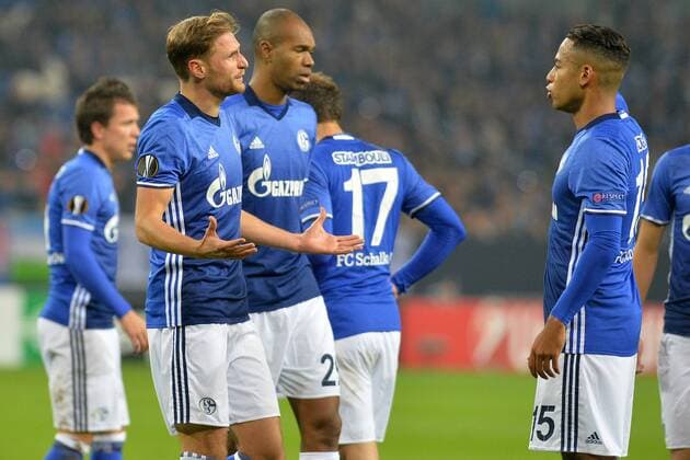 GER, Europa League, FC Schalke 04 vs FK Krasnodar 03.11.2016, Veltins-Arena, Gelsenkirchen, GER, Europa League, FC Schalke 04 vs FK Krasnodar, im Bild Diskussion zwischen von links: Benedikt Höwedes Hoewedes ( Schalke 4 ), Dennis Aogo ( Schalke 15 ) Foto © nordphoto Treese nordphotoxTreese