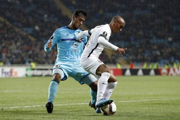 (L-R) Renato Tapia of Feyenoord, Paulinho of FC Zorya Luhanskduring the Europa League group A match between Zorya Luhansk and Feyenoord on Novemer 3, 2016 at the Chernomorets stadium in Odessa, Ukraine. Zorya Luhansk v Feyenoord UEFA Europa League 2016 2017 xVIxxIVx 6516925