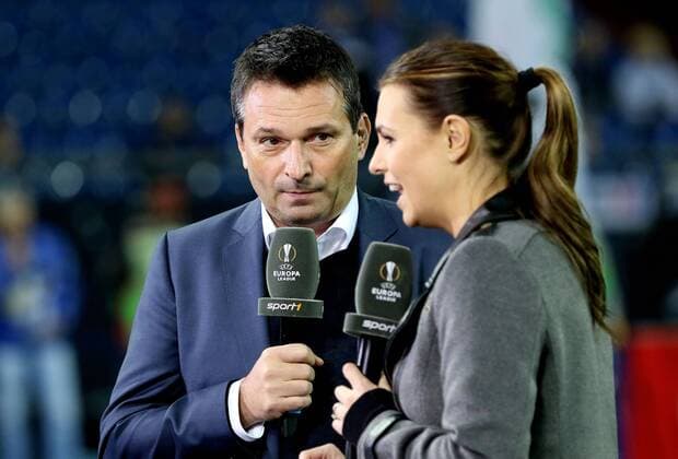 03.11.2016 - Christian Heidel (Manager) und Laura Wontorra (Moderatorin bei 1) beim Europa League Gruppenspiel (Saison 2016 17) FC Schalke 04 - FK Krasnodar.