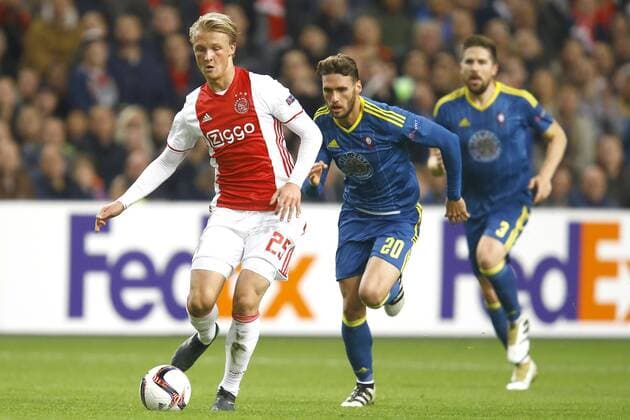 (l-r) Kasper Dolberg of Ajax Amsterdam, Sergi Gomez of Celta de Vigo, Andreu Fontas of Celta de Vigoduring the UEFA Europa League group G match between Ajax Amsterdam and Celta de Vigo at the Amsterdam Arena on November 3, 2016 in Amsterdam, The Netherlands Ajax v Celta de Vigo UEFA Europa League 2016 2017 xVIxxIVx 6516966