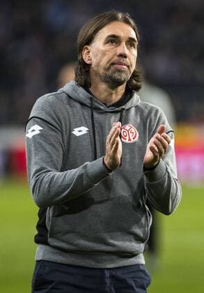 Mainz head coach Swiss Martin Schmidt looks dejected after a soccer game between Belgian team RSC Anderlecht and German club 1. FSV Mainz 05, Thursday 03 November 2016 in Brussels, the fourth game of the group stage of the Europa League competition in the group C. LAURIExDIEFFEMBACQ  x04971877x