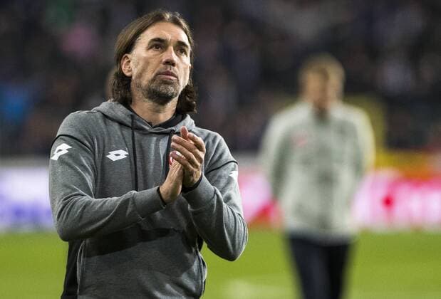 Mainz head coach Swiss Martin Schmidt looks dejected after a soccer game between Belgian team RSC Anderlecht and German club 1. FSV Mainz 05, Thursday 03 November 2016 in Brussels, the fourth game of the group stage of the Europa League competition in the group C. LAURIExDIEFFEMBACQ  x04971872x