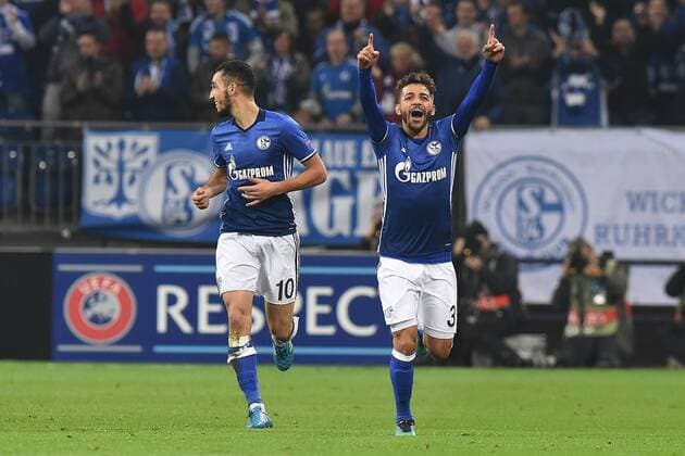 Fußball Europa League Gruppenphase 4. Spieltag Schalke 04 - FC Krasnodar am 03.11.2016 in der Veltins Arena in Gelsenkirchen Torjubel zum 1:0 durch Junior Caicara ( Schalke ), rechts - Nabil Bentaleb ( Schalke ), links xRx