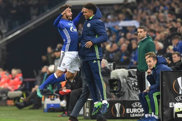 Fußball Europa League Gruppenphase 4. Spieltag Schalke 04 - FC Krasnodar am 03.11.2016 in der Veltins Arena in Gelsenkirchen Torjubel zum 1:0 durch Junior Caicara ( Schalke ), links - Thilo Kehrer ( Schalke ), rechts xRx