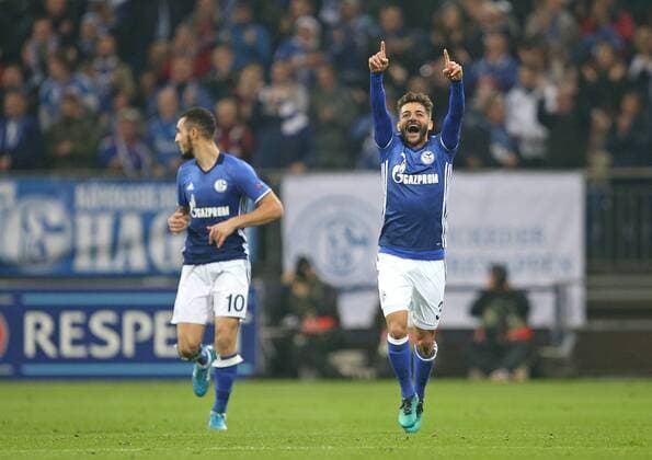 03.11.2016, Fussball UEFA Europa League 2016 2017, Gruppenphase, 4.Spieltag, FC Schalke 04 - FK Krasnodar, in der VELTINS-Arena Gelsenkirchen. Jubel v.l. Nabil Bentaleb (Schalke) undTorschütze Junior Caicara (Schalke) zum Tor zum 1:0 