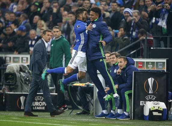 03.11.2016, Fussball UEFA Europa League, 2016 17, 4. Spieltag, FC Schalke 04 - FK Krasnodar, ubel Junior Caicara (Schalke 04), li., und Thilo Kehrer (Schalke 04), links schaut Trainer Markus Weinzierl (FC Schalke 04)