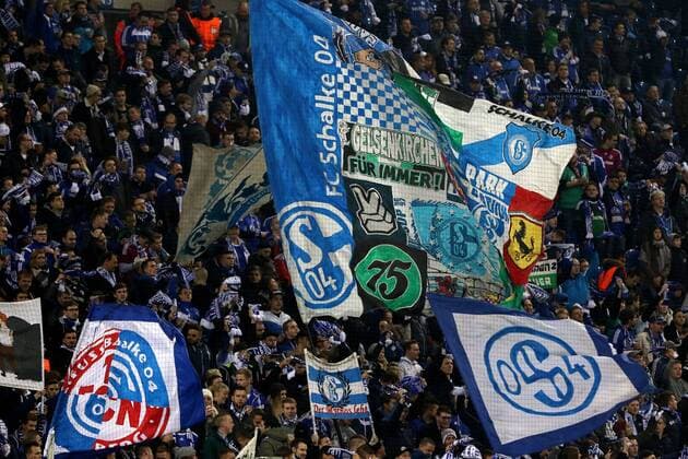 03.11.2016 - Fans des FC Schalke 04 in der Nordkurve beim Europa League Gruppenspiel (Saison 2016 17) FC Schalke 04 - FK Krasnodar.