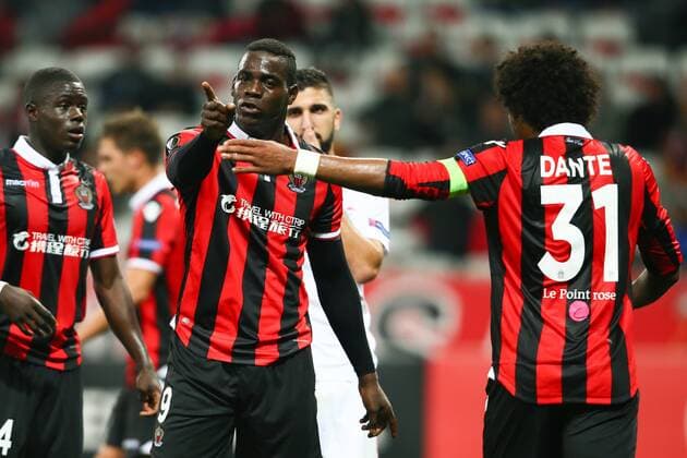 SOCCER - EL, Nice vs RBS NICE,FRANCE,03.NOV.16 - SOCCER - UEFA Europa League, group stage, OGC Nice vs Red Bull Salzburg. Image shows Mario Balotelli and Dante (Nice). GEPAxpictures xFelixxRoittner