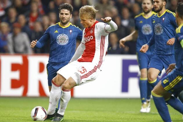(l-r) Carles Planas of Celta de Vigo, Kasper Dolberg of Ajax Amsterdam scoresduring the UEFA Europa League group G match between Ajax Amsterdam and Celta de Vigo at the Amsterdam Arena on November 3, 2016 in Amsterdam, The Netherlands Ajax v Celta de Vigo UEFA Europa League 2016 2017 xVIxxIVx 6517322
