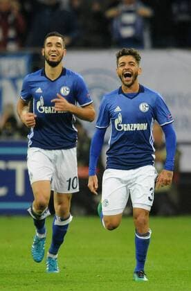 V.l.n.r. Nabil Bentaleb jubelt mit Torschuetze Junior Caicara ( beide Schalke 04 ) ueber seinen Treffer zum 1 : 0. 03.11.2016 --- Fussball --- Europaleague --- Schalke 04 vs FK Krasnodar Gelsenkirchen Copyright: xThienel Eibner-Pressefotox EP_TTL