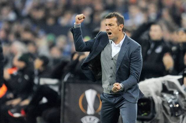 Trainer Markus Weinzierl ( Schalke 04 ) freut sich emotional an der Seitenlinie. 03.11.2016 --- Fussball --- Europaleague --- Schalke 04 vs FK Krasnodar Gelsenkirchen Copyright: xThienel Eibner-Pressefotox EP_TTL